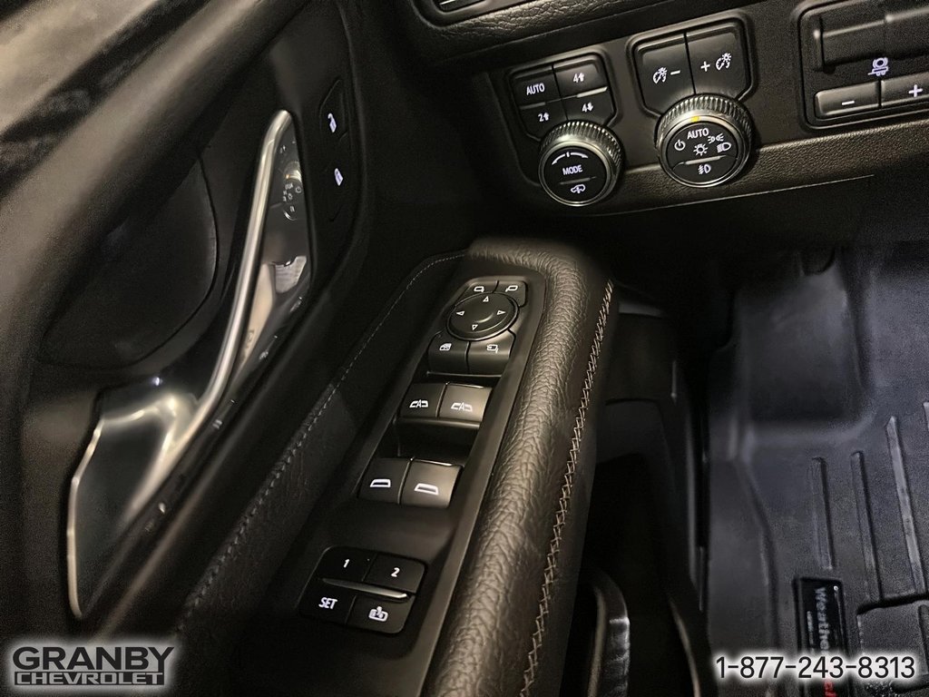 2023 GMC Yukon Denali moteur 6.2L in Granby, Quebec - 16 - w1024h768px