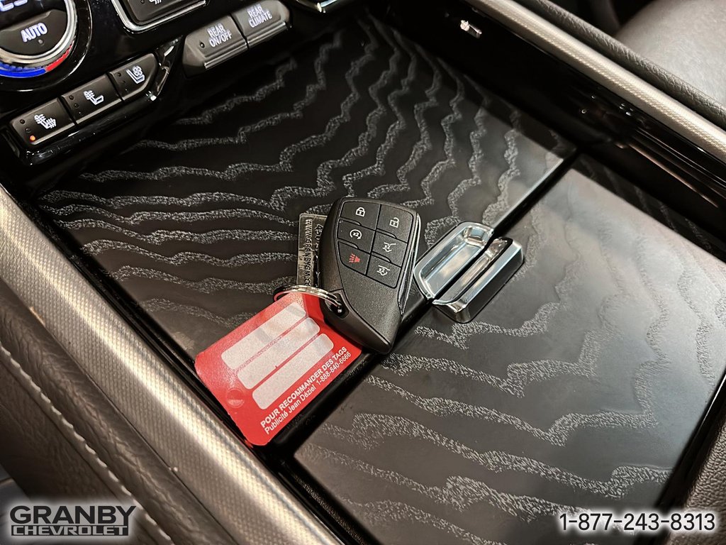 2023 GMC Yukon Denali moteur 6.2L in Granby, Quebec - 22 - w1024h768px