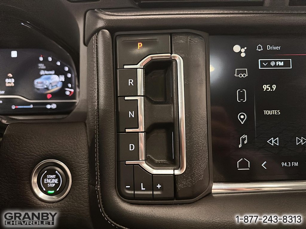 2023 GMC Yukon Denali moteur 6.2L in Granby, Quebec - 20 - w1024h768px