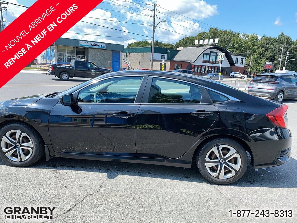Honda Civic Sedan  2016 à Granby, Québec - 7 - w1024h768px