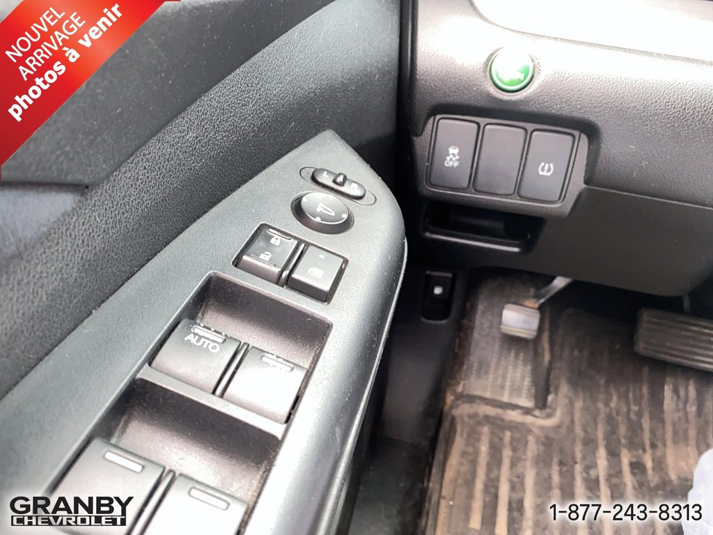 2014 Honda CR-V EX in Granby, Quebec - 14 - w1024h768px