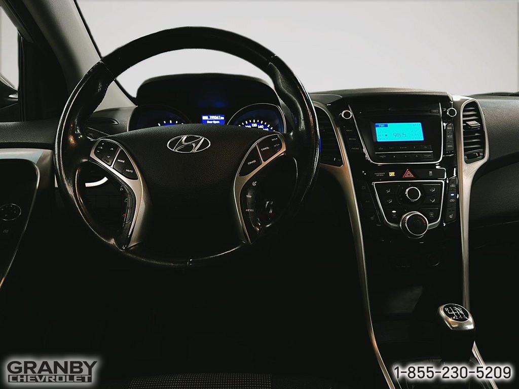 2013 Hyundai Elantra GT in Granby, Quebec - 13 - w1024h768px