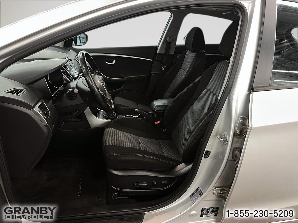 2013 Hyundai Elantra GT in Granby, Quebec - 11 - w1024h768px