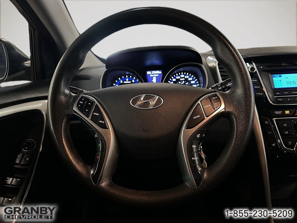 2014 Hyundai Elantra GT GL in Granby, Quebec - 15 - w1024h768px