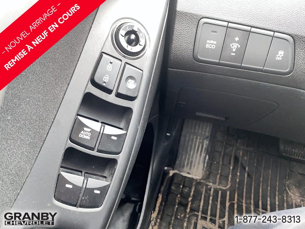 Hyundai Elantra GLS 2015 à Granby, Québec - 6 - w1024h768px