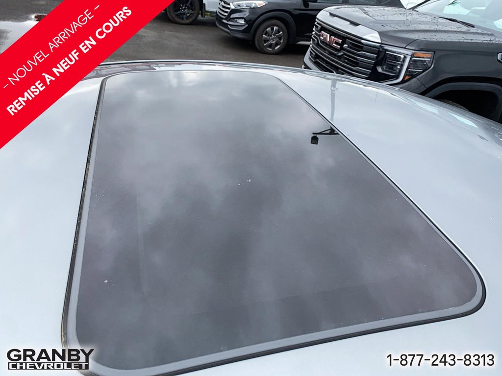 Hyundai Elantra GLS 2015 à Granby, Québec - 2 - w1024h768px