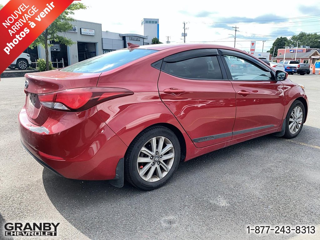 2016 Hyundai Elantra in Granby, Quebec - 5 - w1024h768px