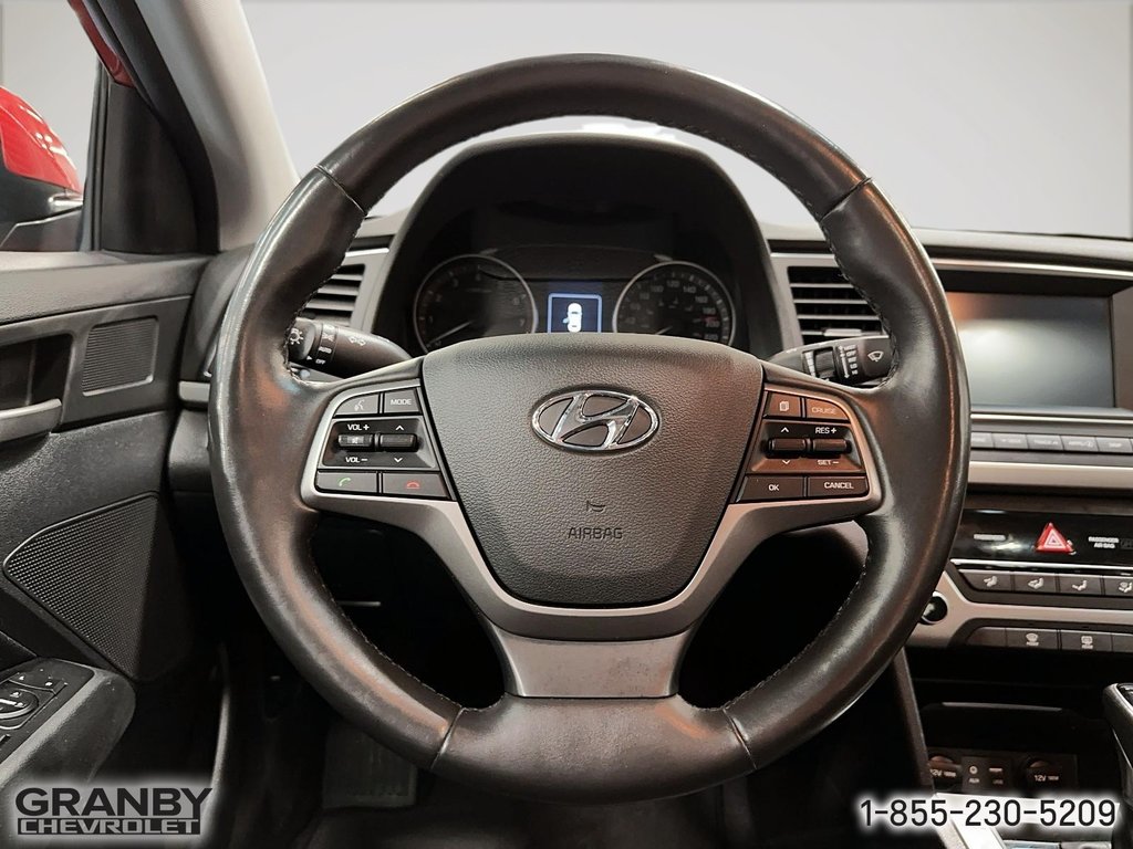 Hyundai Elantra  2018 à Granby, Québec - 11 - w1024h768px