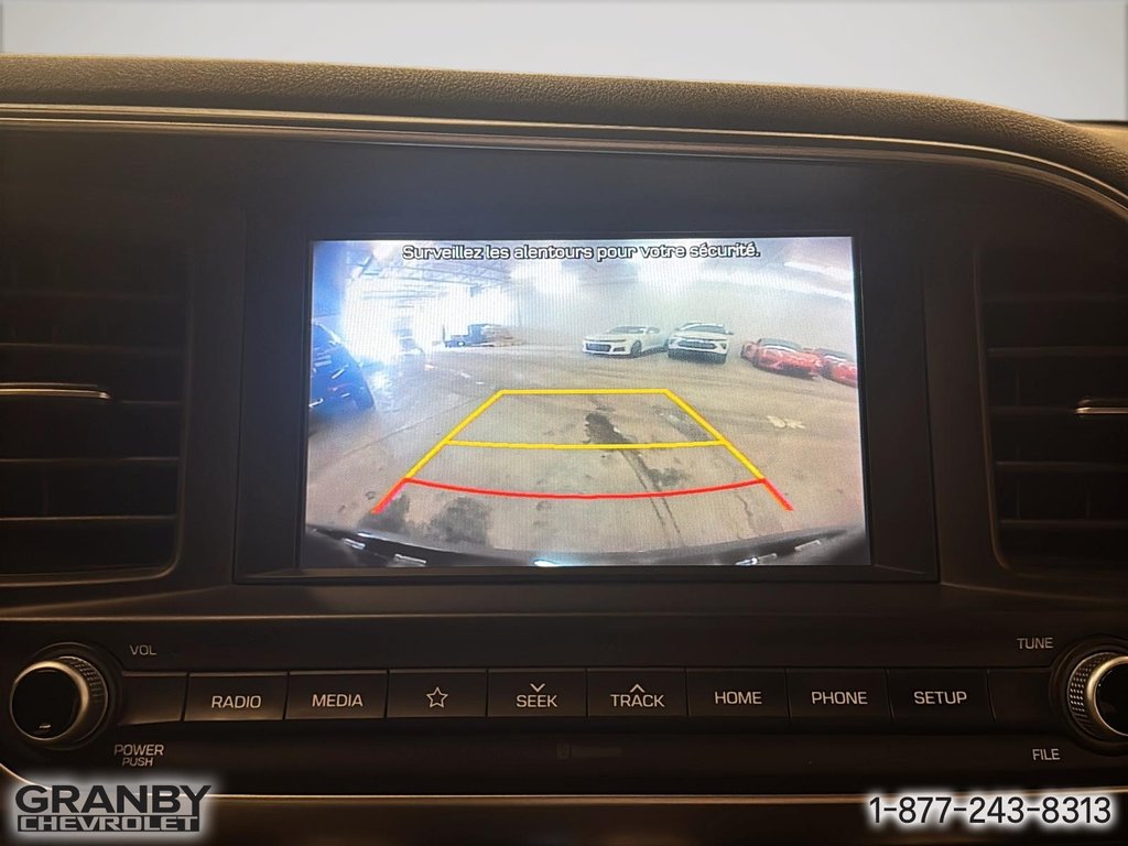 2020 Hyundai Elantra Preferred w/Sun & Safety Package in Granby, Quebec - 21 - w1024h768px