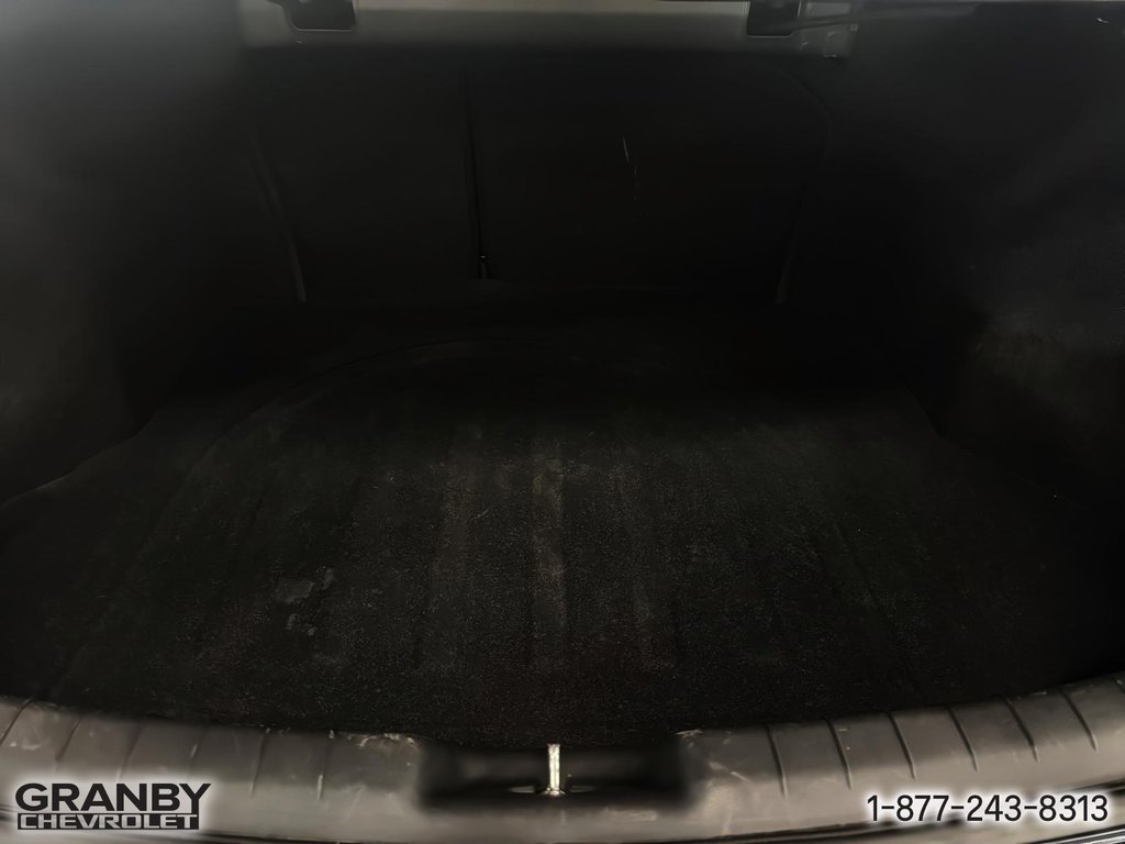 2020 Hyundai Elantra Preferred w/Sun & Safety Package in Granby, Quebec - 9 - w1024h768px