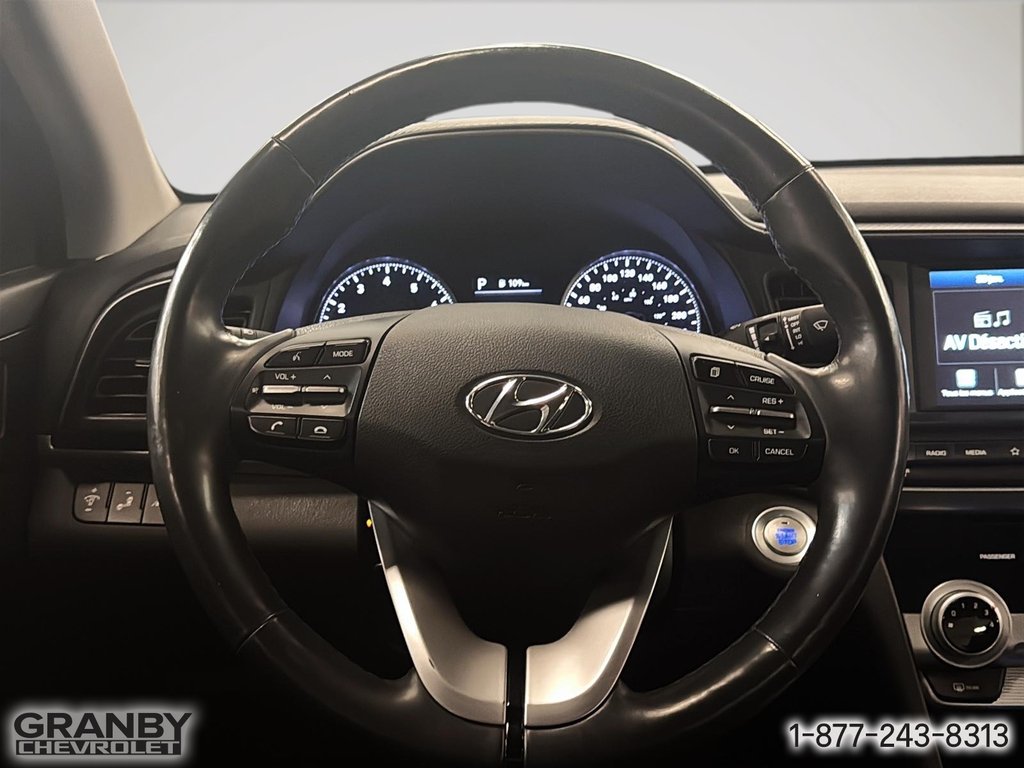 2020 Hyundai Elantra Preferred w/Sun & Safety Package in Granby, Quebec - 15 - w1024h768px