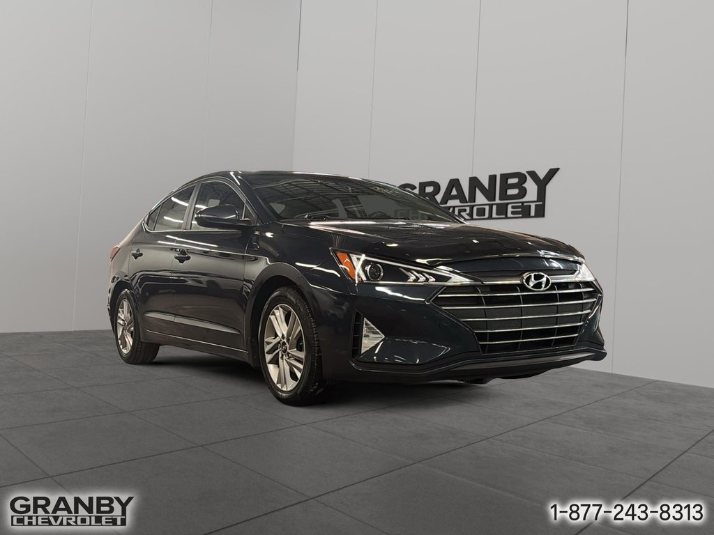 2020 Hyundai Elantra Preferred w/Sun & Safety Package in Granby, Quebec - 3 - w1024h768px