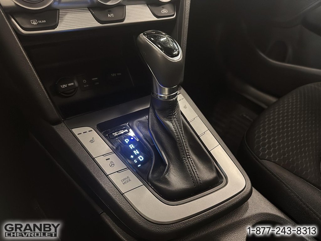 2020 Hyundai Elantra Preferred w/Sun & Safety Package in Granby, Quebec - 18 - w1024h768px