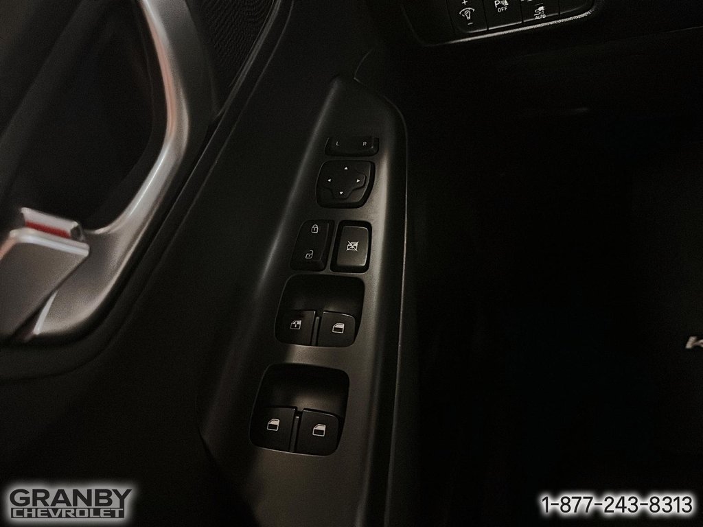 2022 Hyundai Kona Electric in Granby, Quebec - 14 - w1024h768px