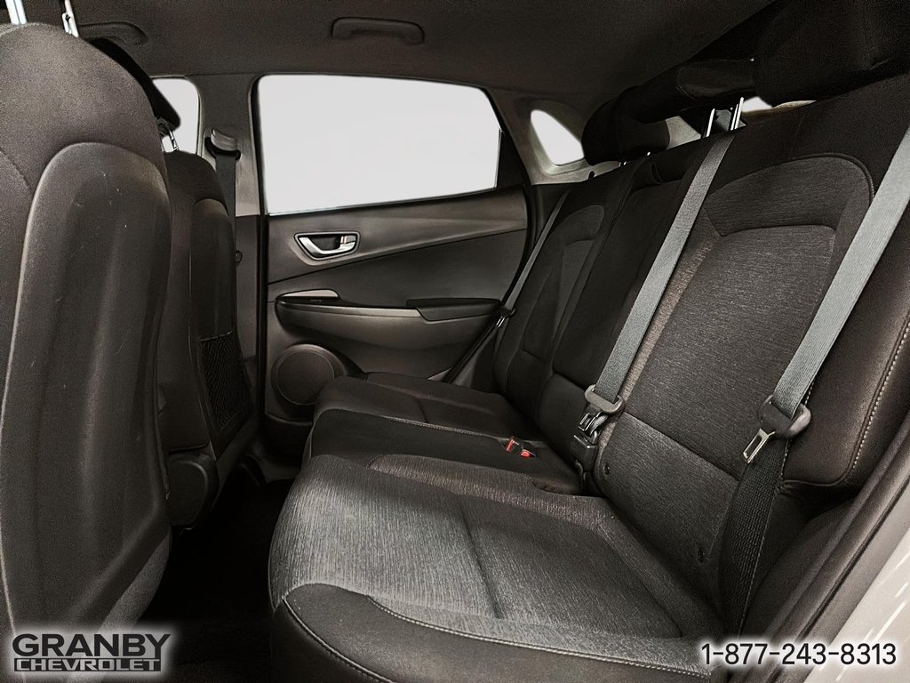 2022 Hyundai Kona Electric in Granby, Quebec - 12 - w1024h768px
