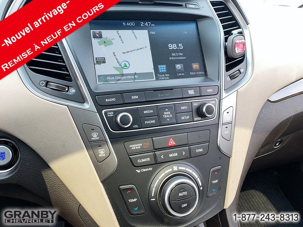 2018 Hyundai Santa Fe Sport Luxury in Granby, Quebec - 14 - w1024h768px