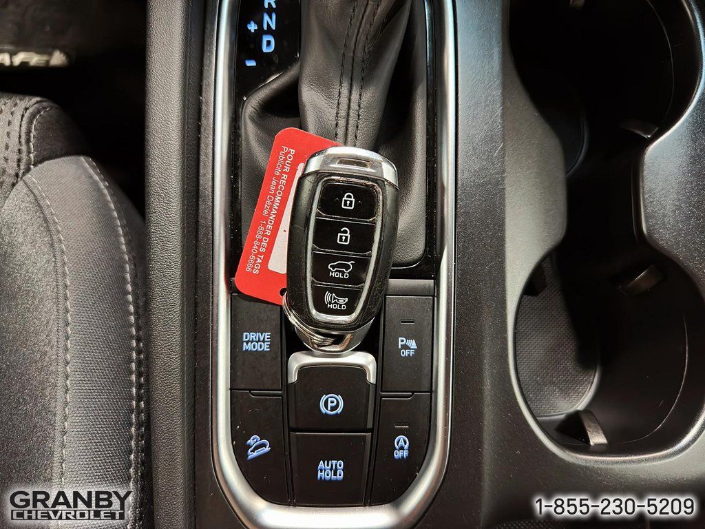 2019  Santa Fe Preferred AWD in Granby, Quebec - 17 - w1024h768px