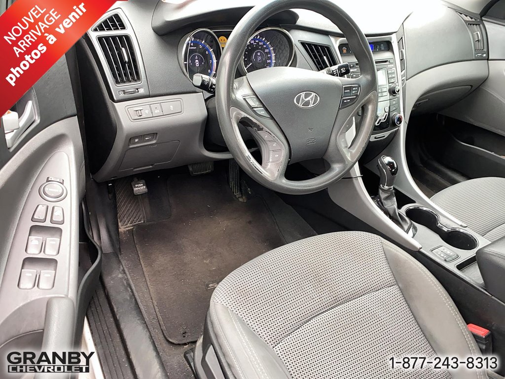 2011 Hyundai Sonata GL autom in Granby, Quebec - 8 - w1024h768px