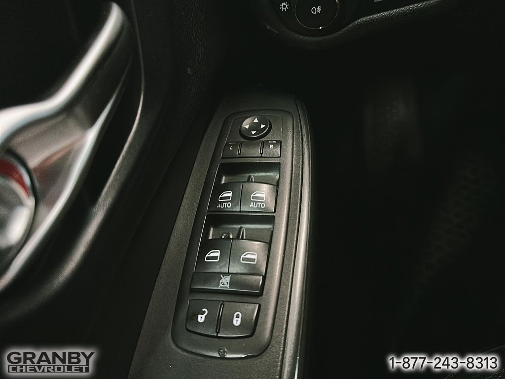 2016 Jeep Cherokee in Granby, Quebec - 14 - w1024h768px
