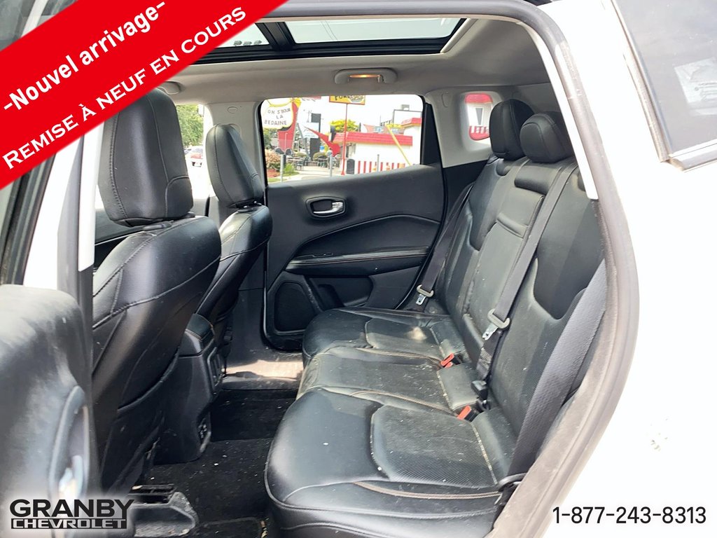 2017 Jeep Compass Limited in Granby, Quebec - 9 - w1024h768px