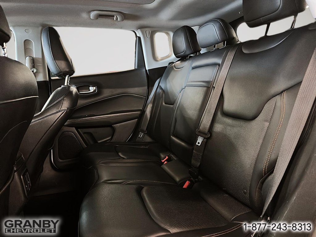 2017 Jeep Compass in Granby, Quebec - 12 - w1024h768px
