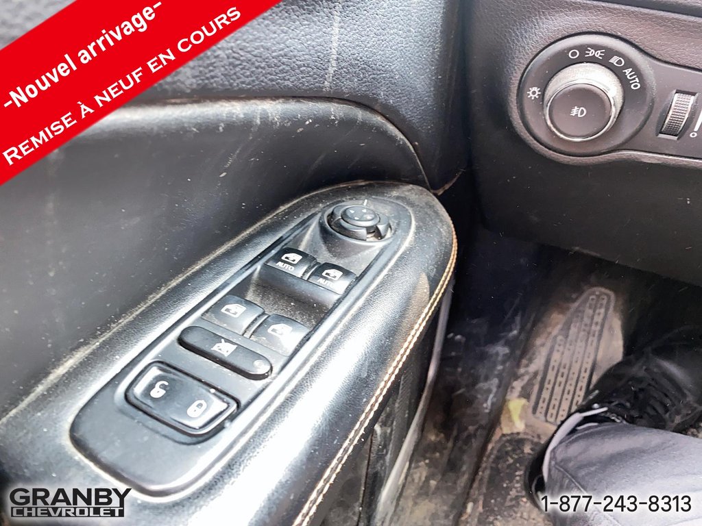 2017 Jeep Compass Limited in Granby, Quebec - 13 - w1024h768px