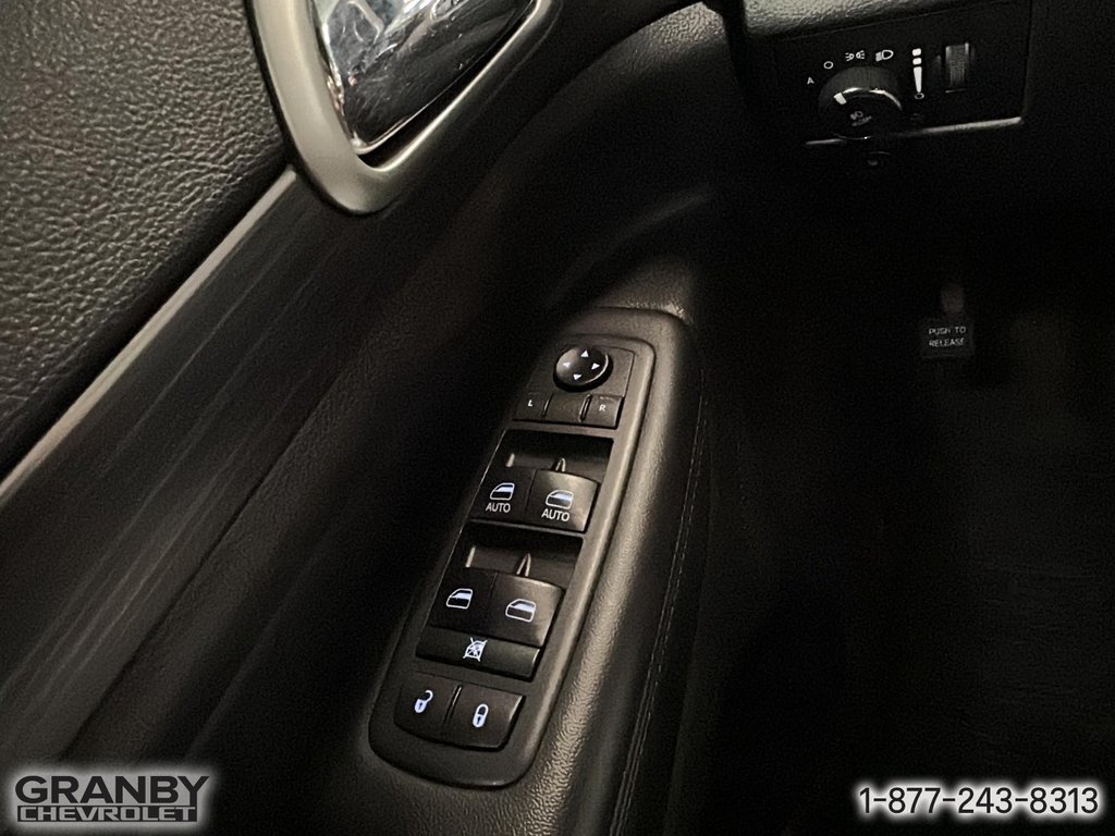 2019 Jeep Grand Cherokee Altitude in Granby, Quebec - 14 - w1024h768px