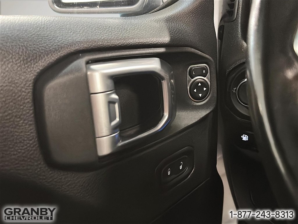 2022 Jeep Wrangler 4xe Unlimited Sahara in Granby, Quebec - 13 - w1024h768px