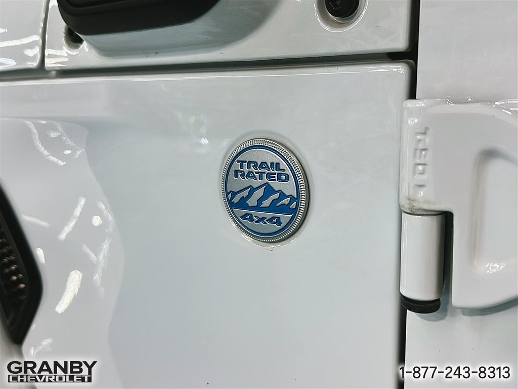 2022 Jeep Wrangler 4xe Unlimited Sahara in Granby, Quebec - 19 - w1024h768px