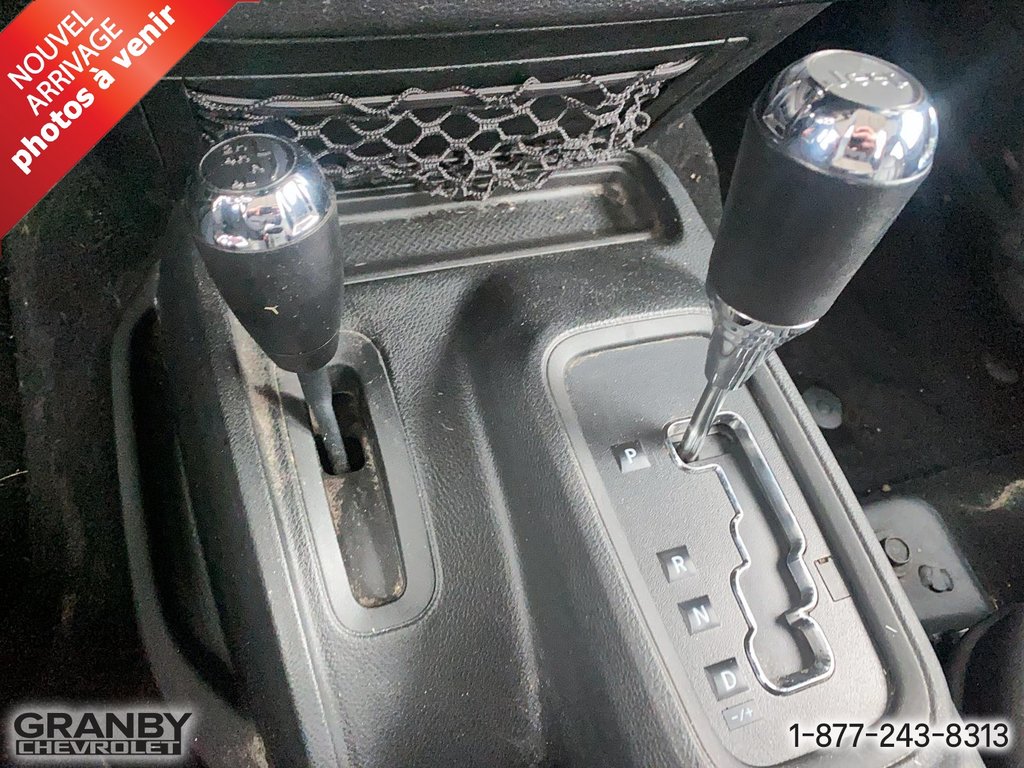 Jeep WRANGLER JK UNLIMITED Altitude 2018 à Granby, Québec - 13 - w1024h768px