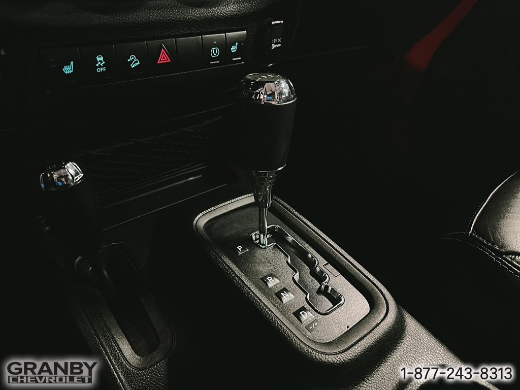 2018 Jeep WRANGLER JK UNLIMITED in Granby, Quebec - 18 - w1024h768px