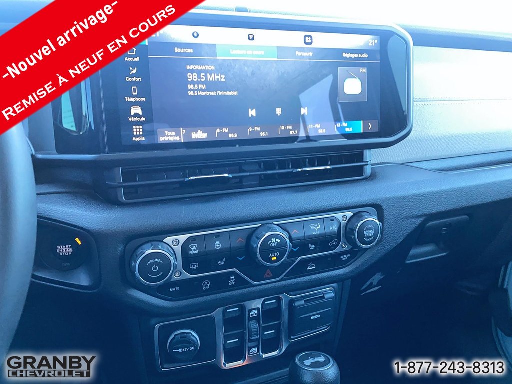 2024 Jeep Wrangler in Granby, Quebec - 13 - w1024h768px