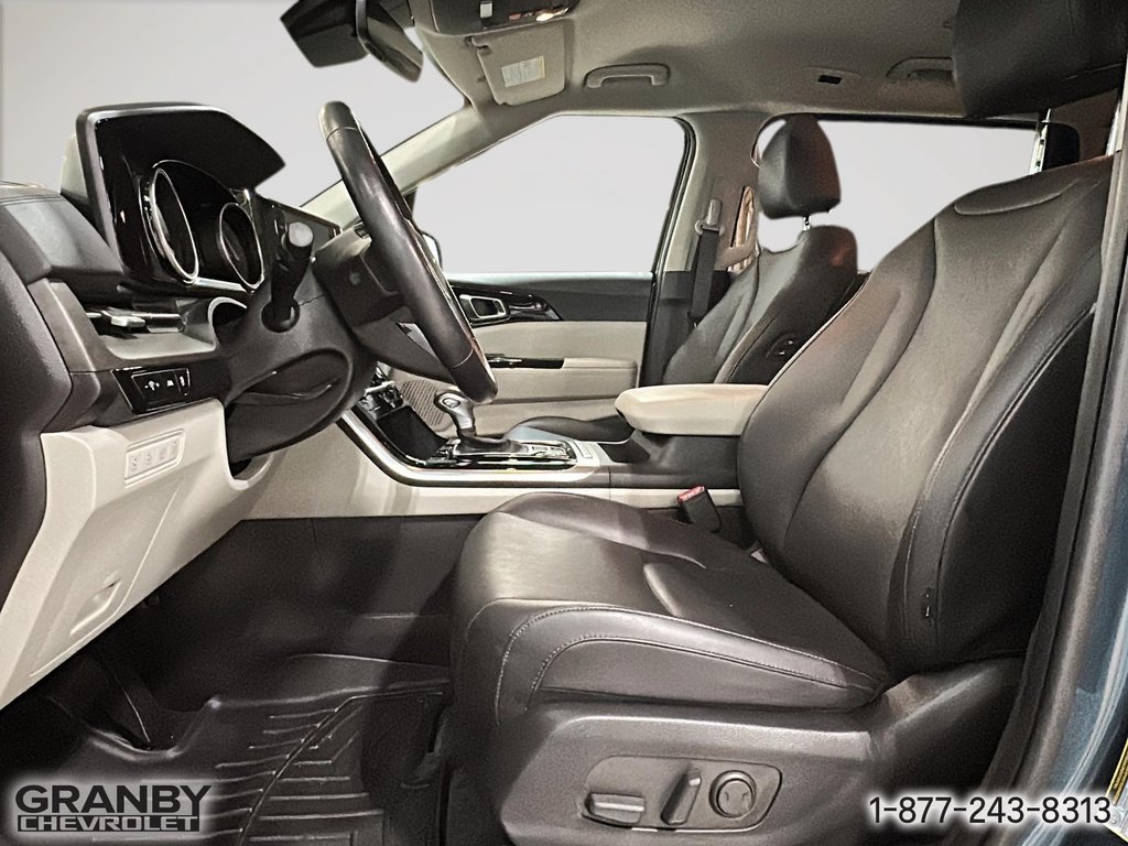 2024 Kia Carnival EX in Granby, Quebec - 11 - w1024h768px