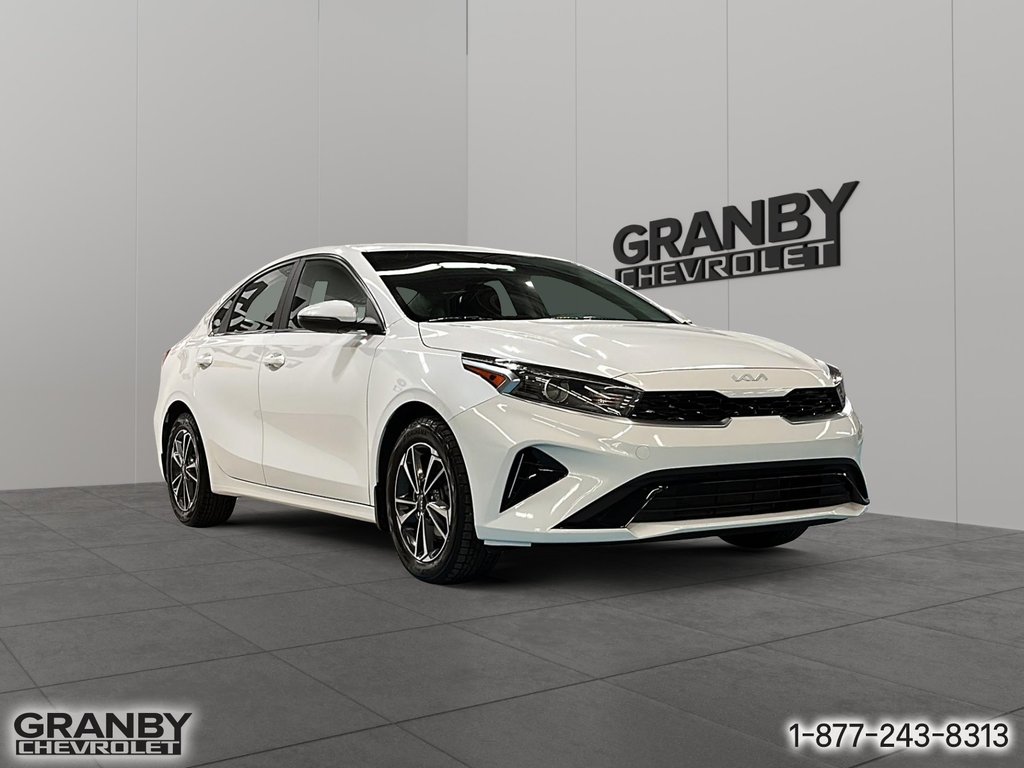 Kia Forte EX 2023 à Granby, Québec - 3 - w1024h768px
