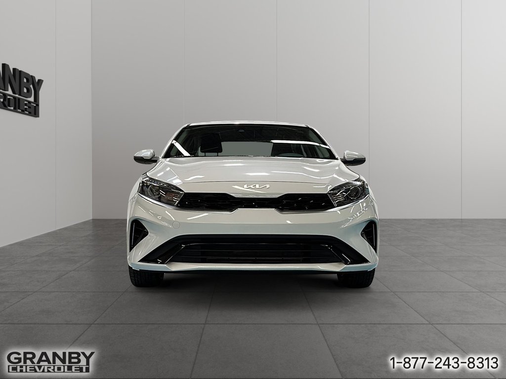 Kia Forte EX 2023 à Granby, Québec - 2 - w1024h768px