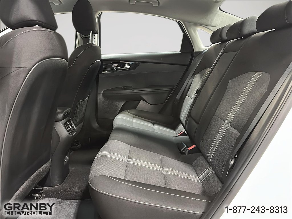Kia Forte EX 2023 à Granby, Québec - 12 - w1024h768px