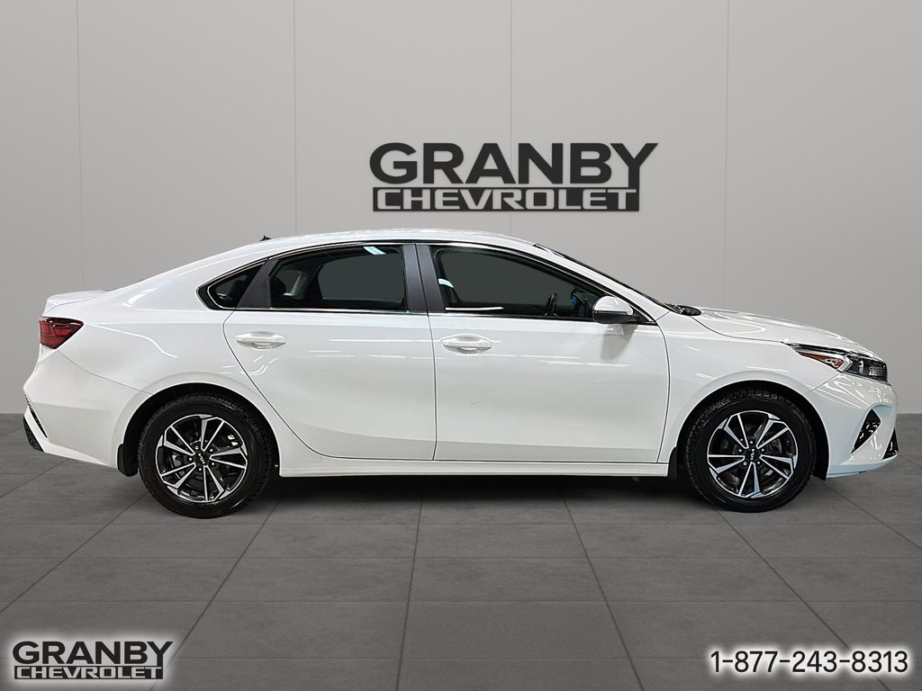 Kia Forte EX 2023 à Granby, Québec - 4 - w1024h768px
