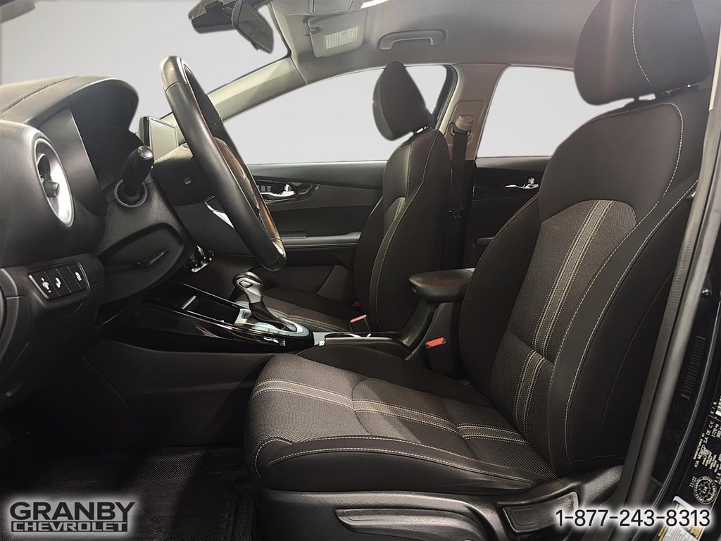 2023 Kia Forte in Granby, Quebec - 11 - w1024h768px
