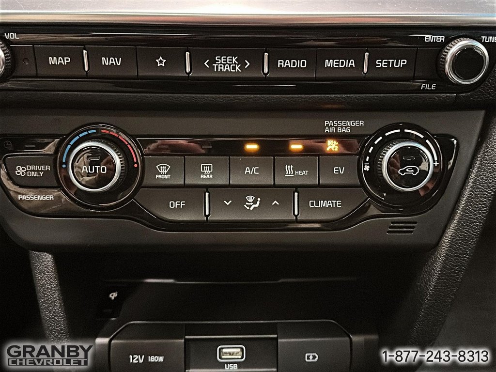 2020 Kia Niro EV SX Touring in Granby, Quebec - 18 - w1024h768px