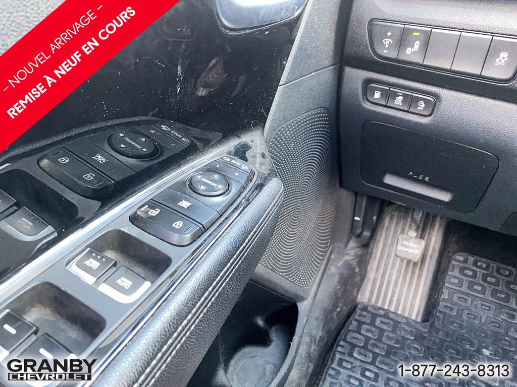 2022 Kia Niro Plug-In Hybrid in Granby, Quebec - 13 - w1024h768px