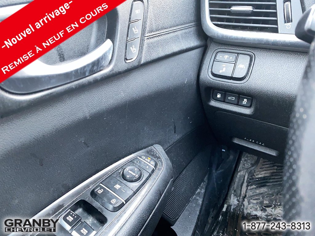 2018 Kia Optima in Granby, Quebec - 11 - w1024h768px