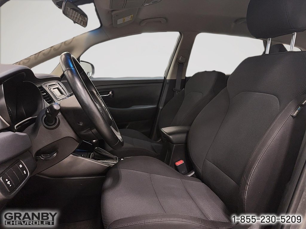 2014 Kia Rondo in Granby, Quebec - 8 - w1024h768px