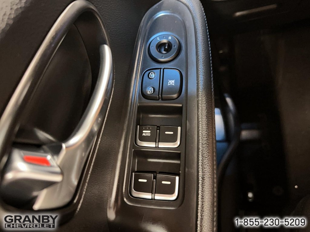 2014 Kia Rondo in Granby, Quebec - 10 - w1024h768px