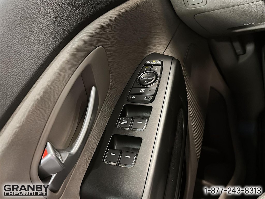 Kia Sedona  2016 à Granby, Québec - 14 - w1024h768px