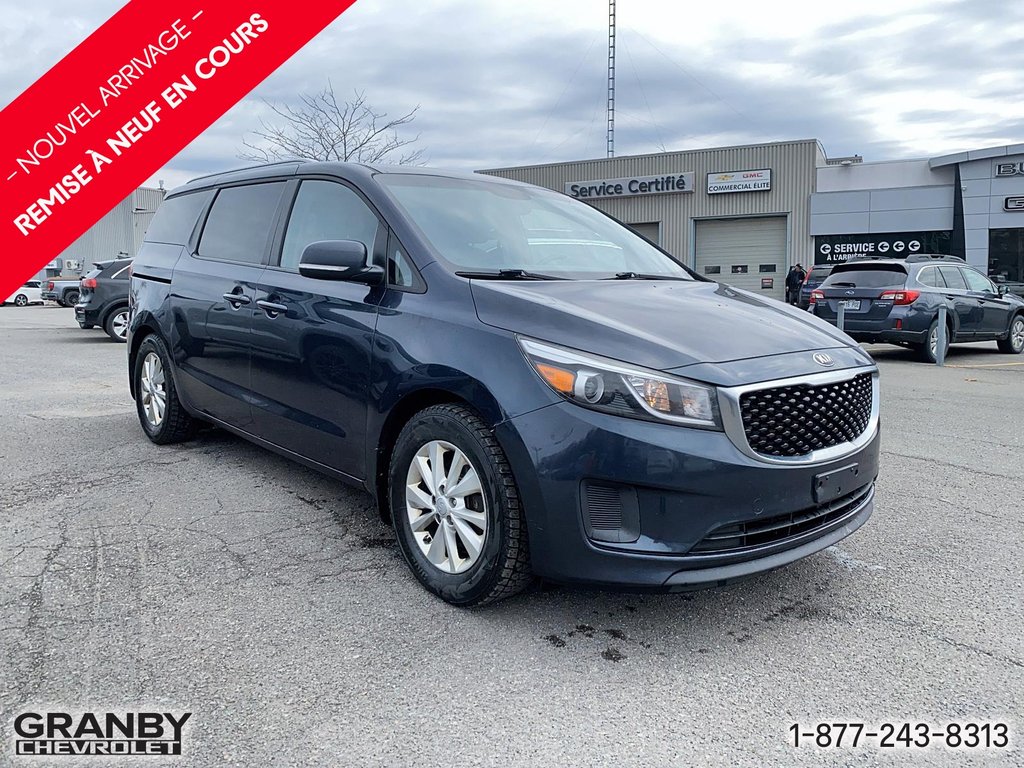 Kia Sedona  2016 à Granby, Québec - 3 - w1024h768px