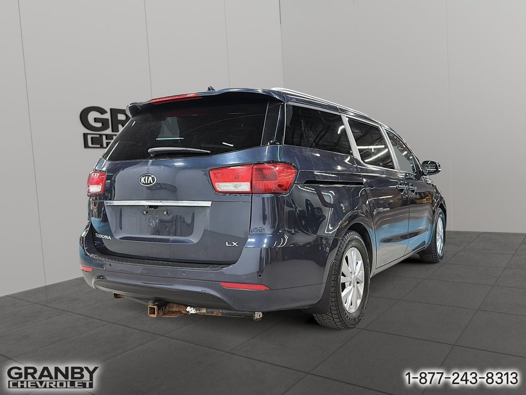 Kia Sedona  2016 à Granby, Québec - 5 - w1024h768px