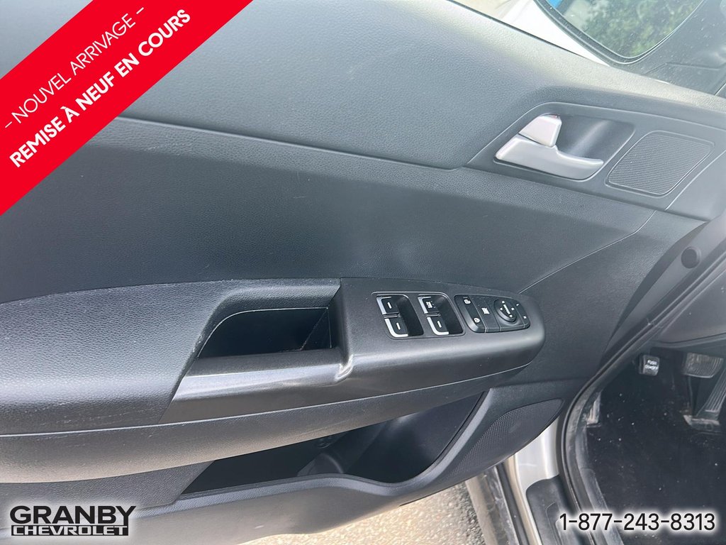 2020 Kia Sportage in Granby, Quebec - 11 - w1024h768px