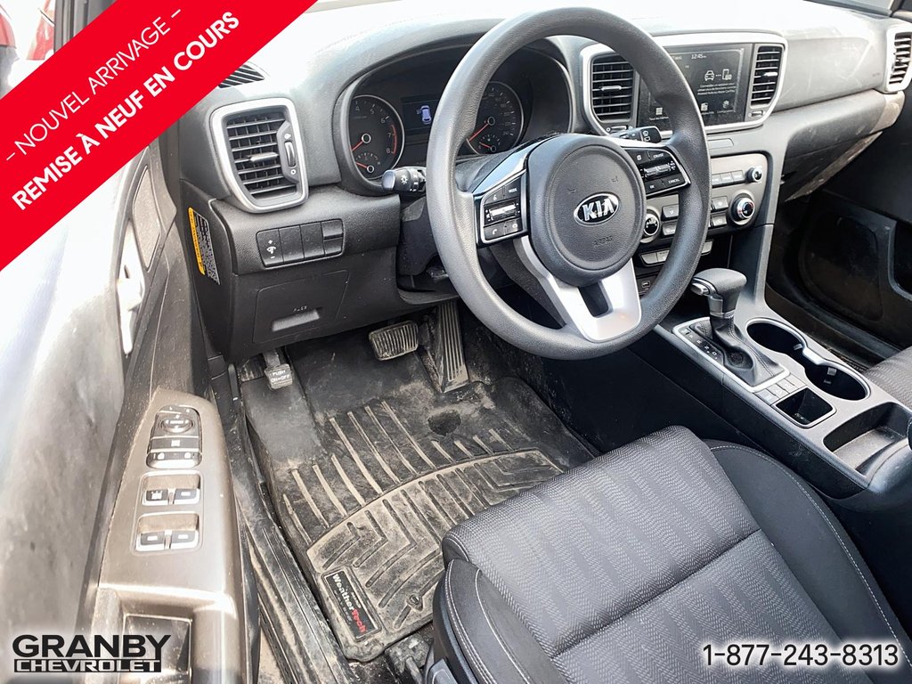 2021 Kia Sportage awd in Granby, Quebec - 10 - w1024h768px