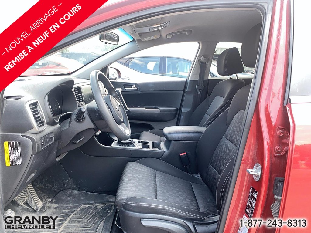 2021 Kia Sportage awd in Granby, Quebec - 11 - w1024h768px