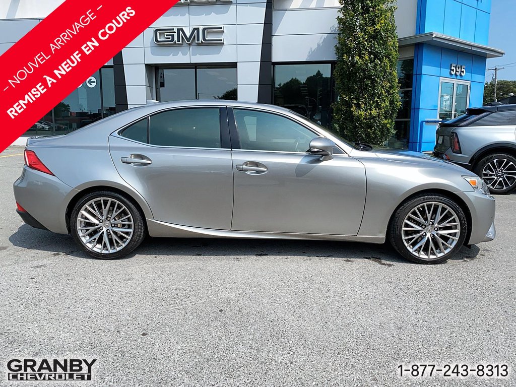 Lexus IS 250  2014 à Granby, Québec - 4 - w1024h768px